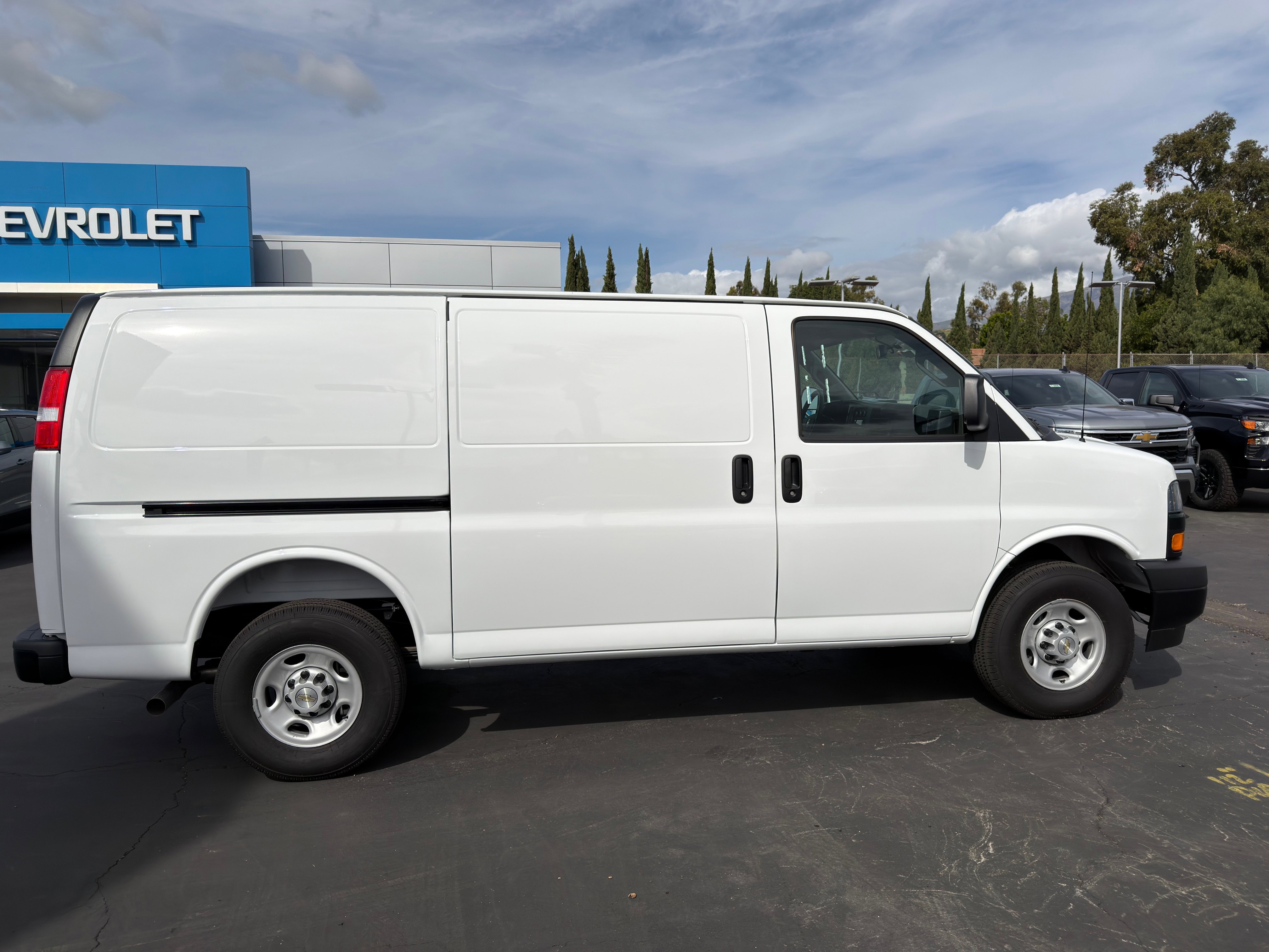 New 2025 Chevrolet Express 2500 w/ Driver Convenience Package image 9