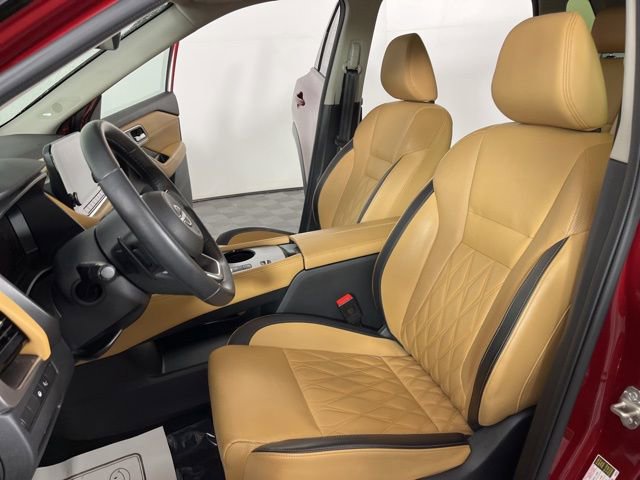 Used 2023 Nissan Rogue Platinum w/ Platinum Premium Package image 18