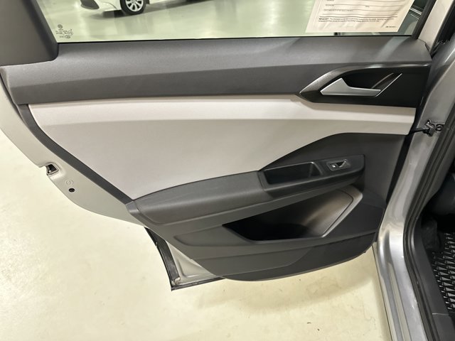 Certified 2023 Volkswagen Taos SE image 23