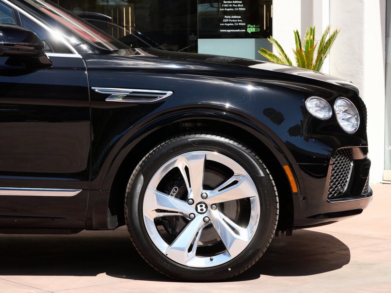 Used 2024 Bentley Bentayga Extended Wheelbase image 6