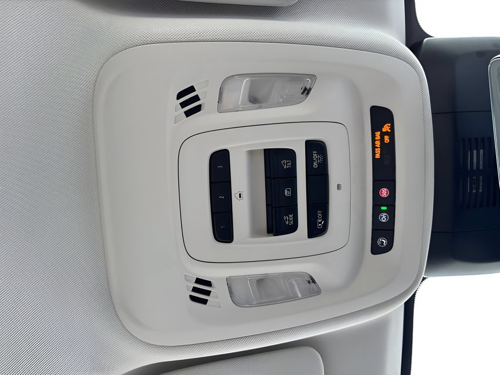 Used 2024 Buick Envision Avenir AWD/4WD image 24