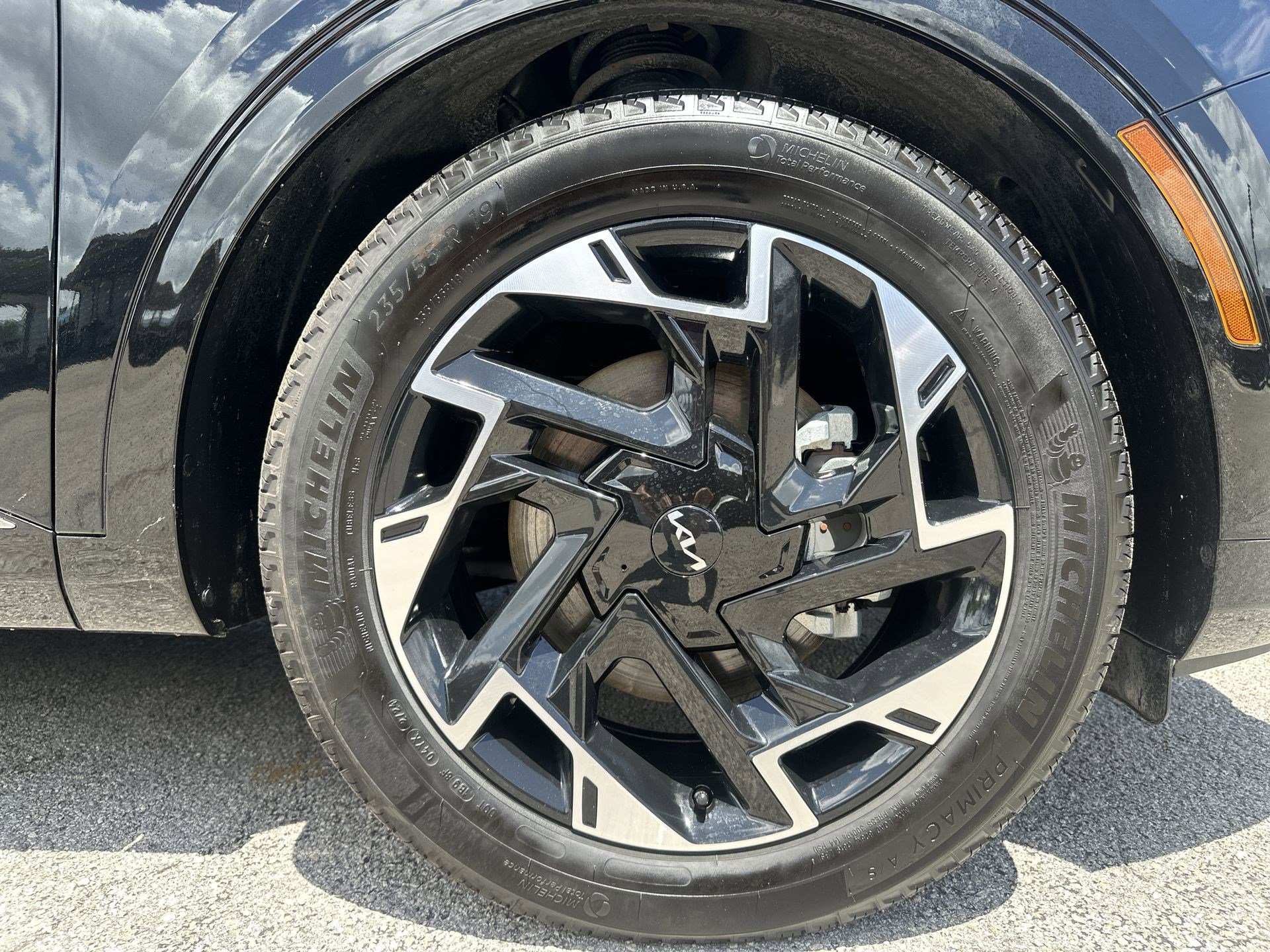 Certified 2025 Kia Sportage SX FWD image 18
