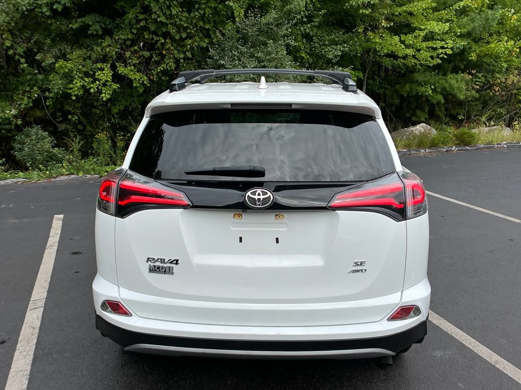 Used 2018 Toyota RAV4 SE w/ Power Extra Value Package AWD/4WD image 4