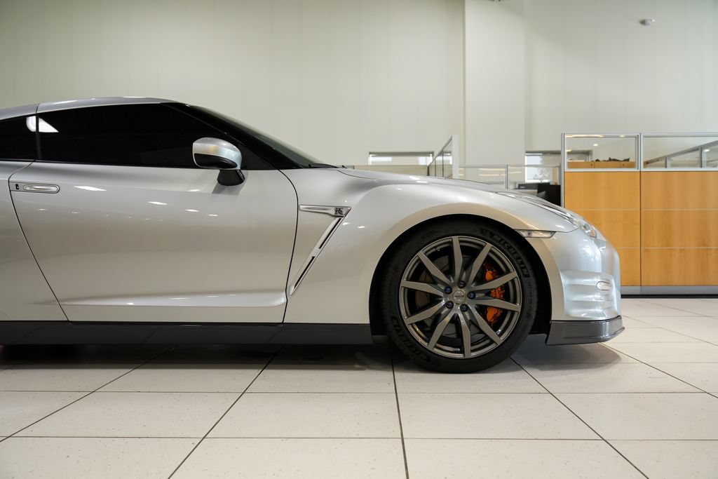 Used 2016 Nissan GT-R Premium AWD/4WD image 20