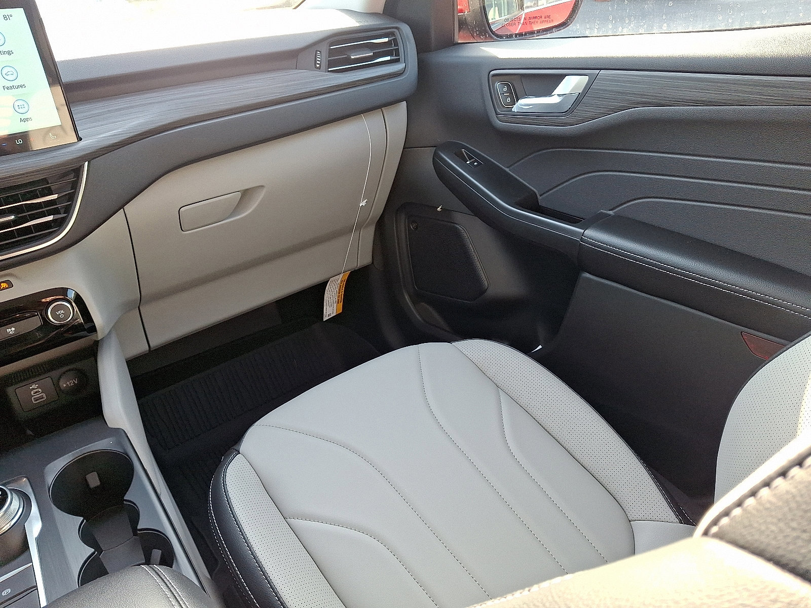 New 2025 Ford Escape SE w/ PHEV Premium Package image 18