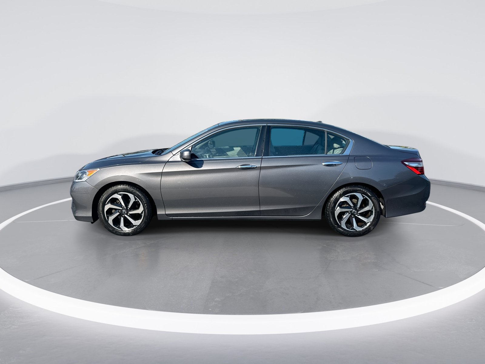 Used 2016 Honda Accord EX-L image 6