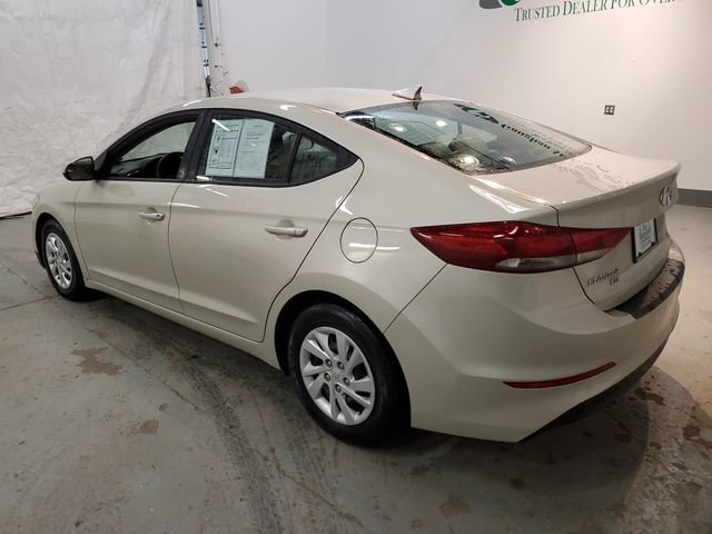 Used 2017 Hyundai Elantra SE image 3