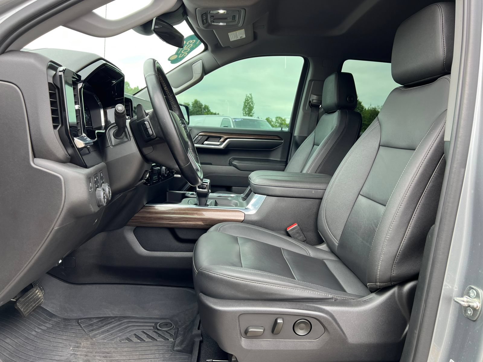 Certified 2023 Chevrolet Silverado 1500 RST AWD/4WD image 5