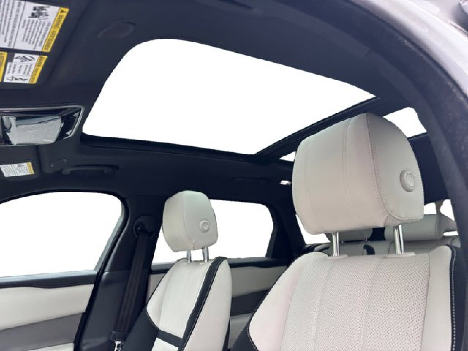 Certified 2022 Land Rover Range Rover Velar S image 12