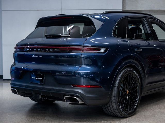 Certified 2025 Porsche Cayenne E-Hybrid image 24