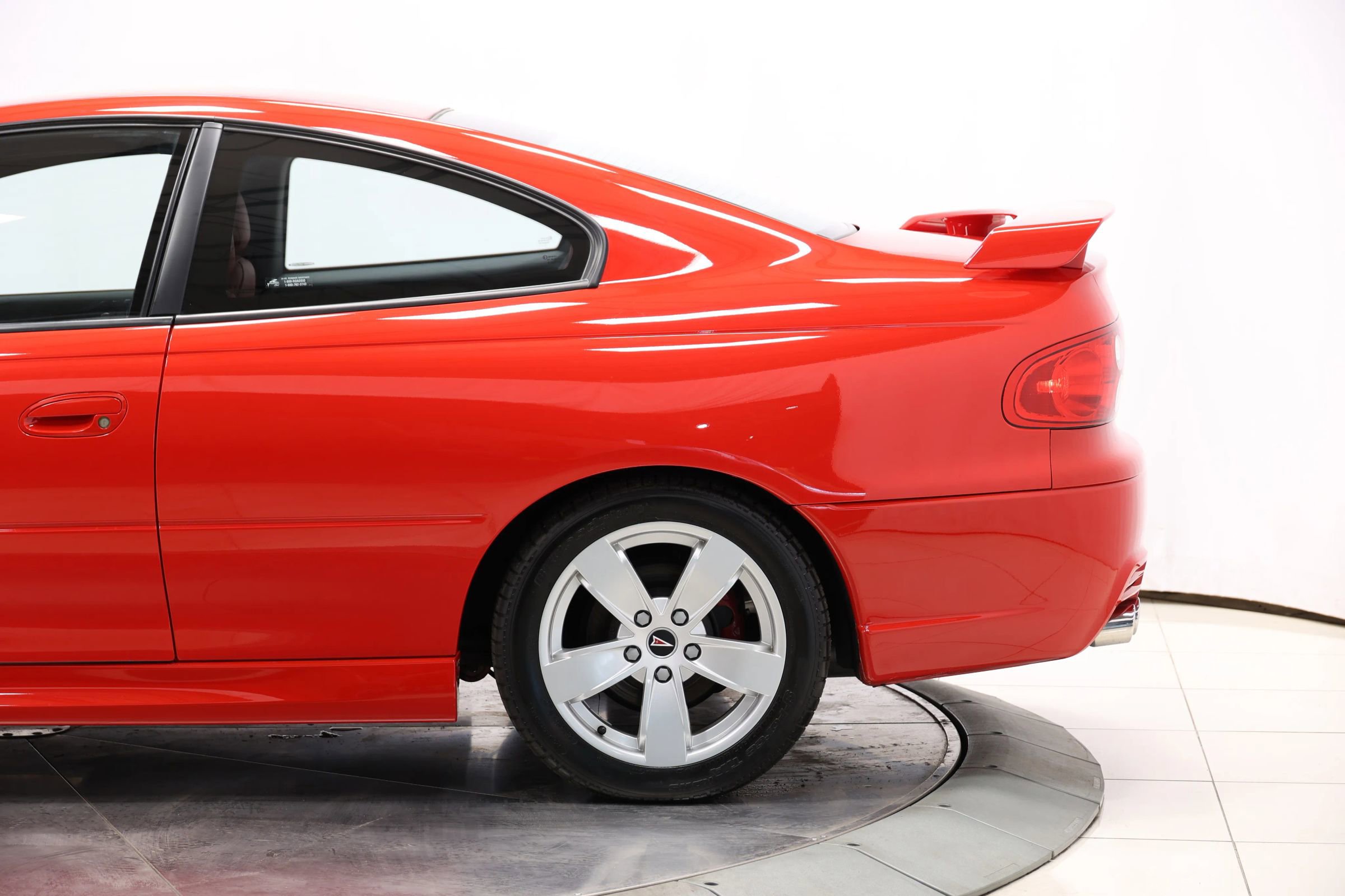 Used 2005 Pontiac GTO RWD image 9