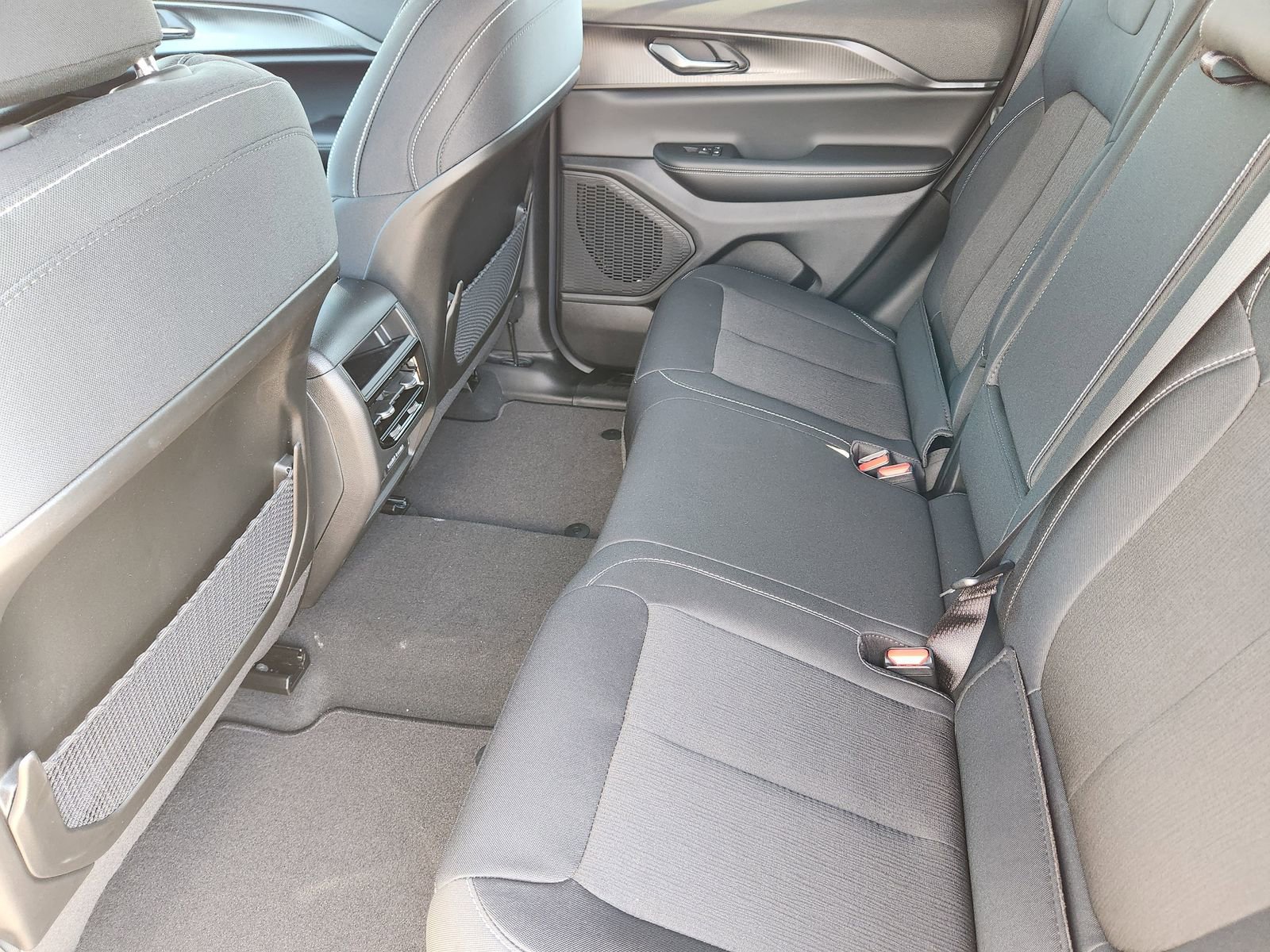 New 2026 Jeep Grand Cherokee Laredo X RWD image 39