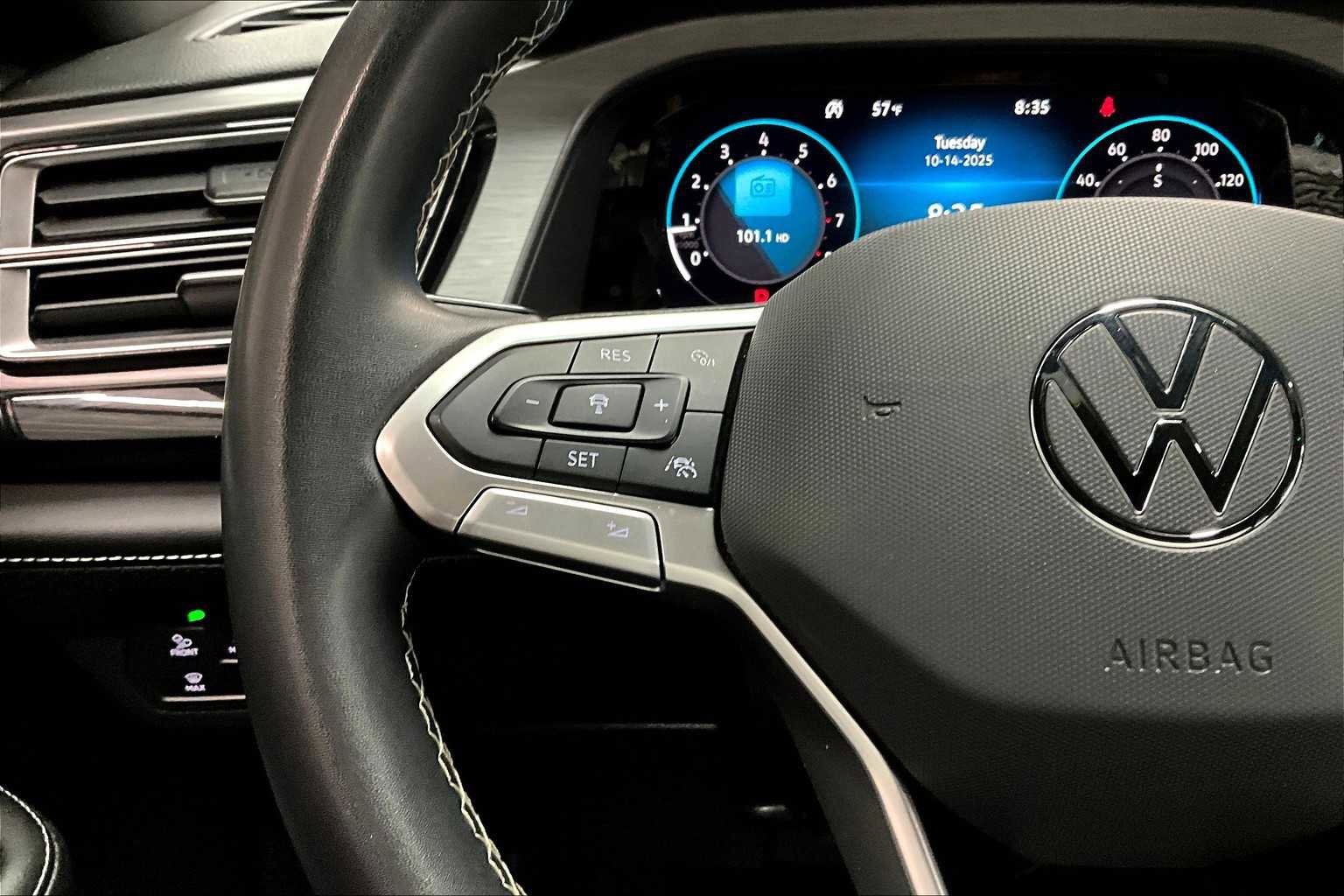 Used 2024 Volkswagen Atlas Cross Sport SE image 21