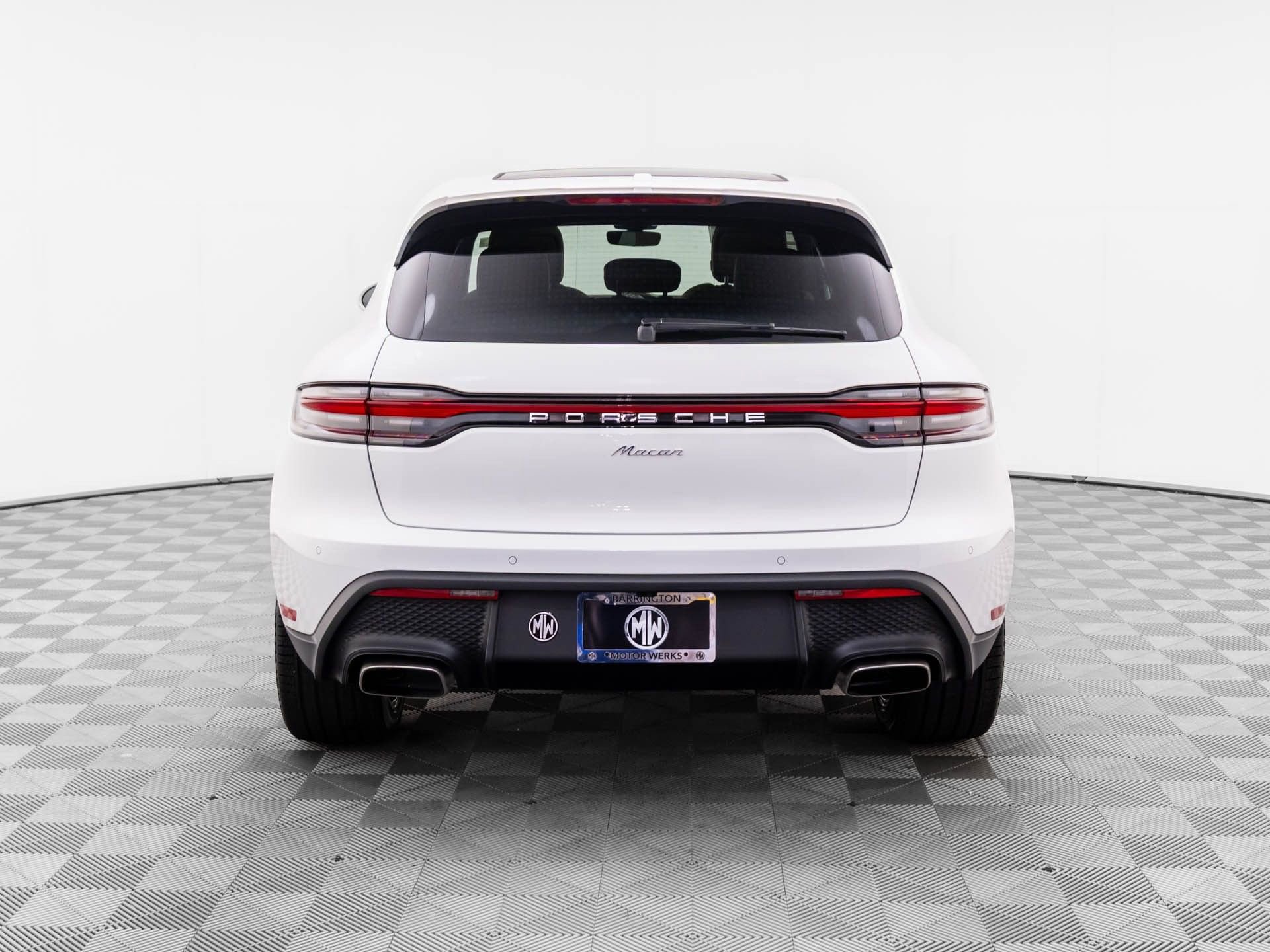Certified 2025 Porsche Macan image 10