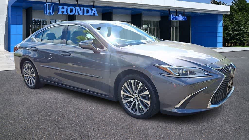 Used 2019 Lexus ES 350 w/ Premium Package FWD image 2
