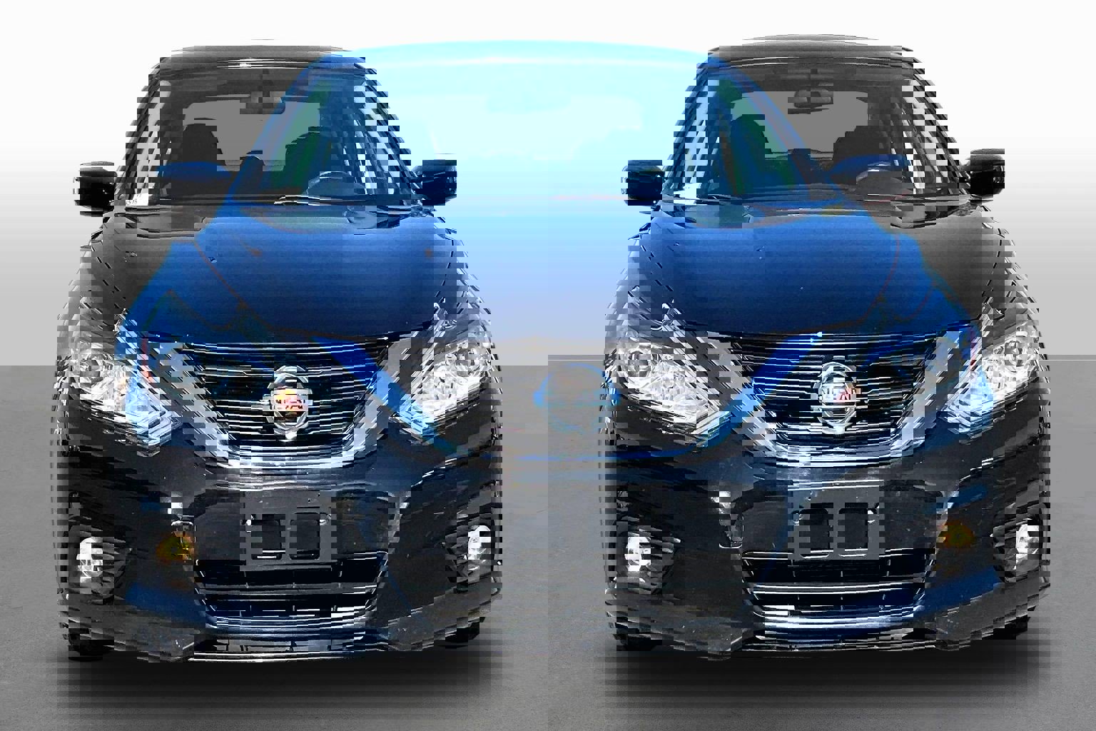 Used 2017 Nissan Altima 2.5 SV image 3