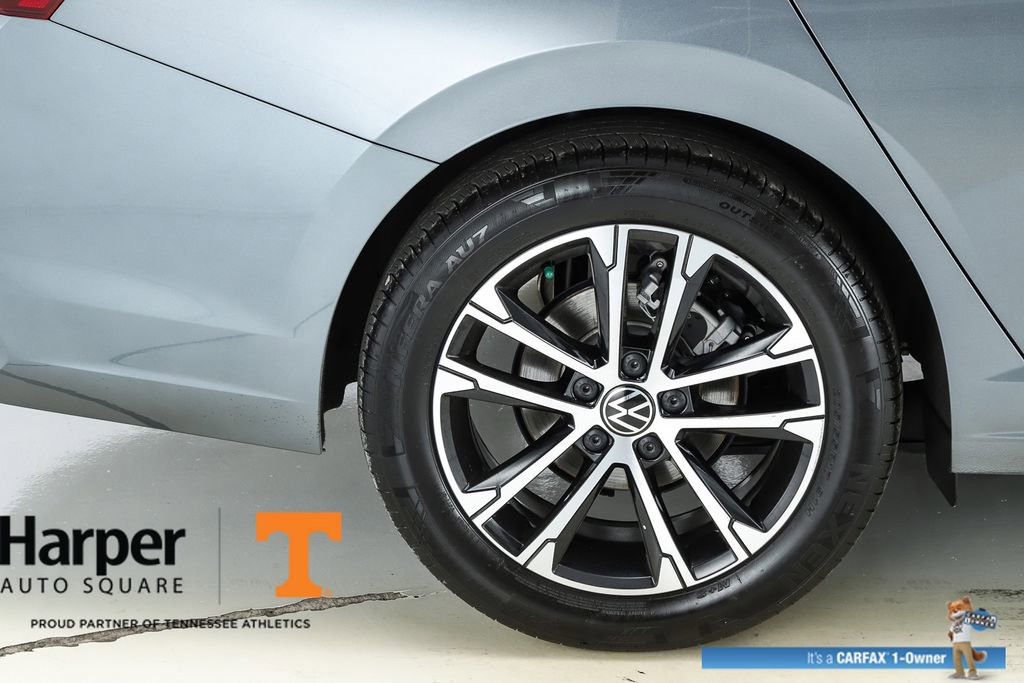 Used 2025 Volkswagen Jetta Sport image 13