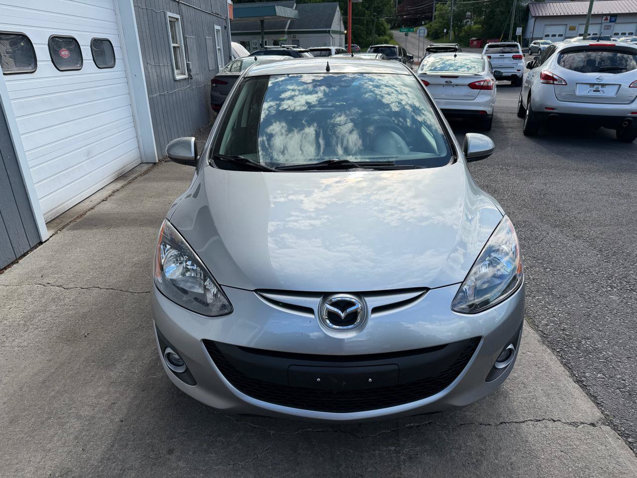 Used 2012 MAZDA MAZDA2 Sport FWD image 2