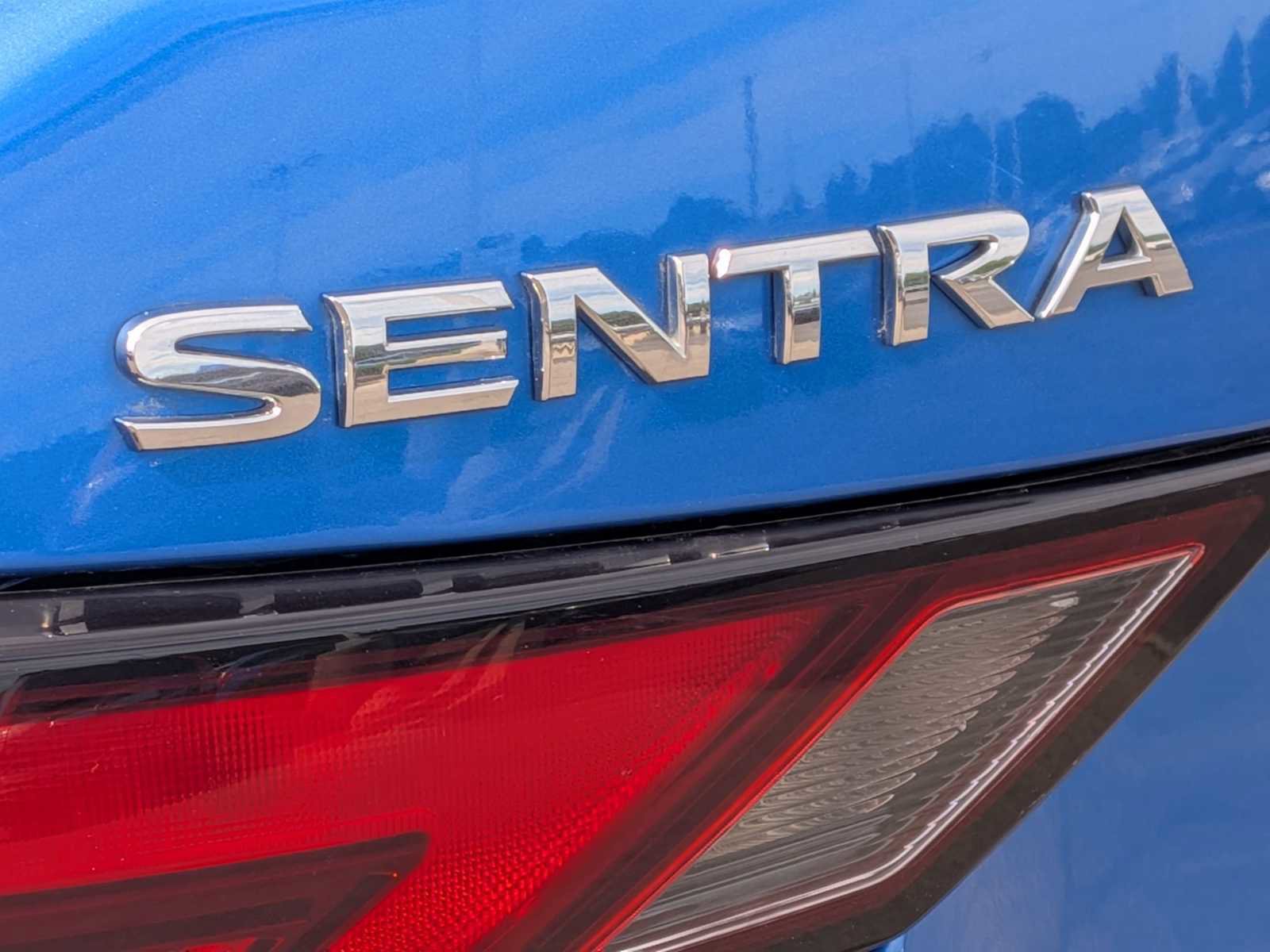 Used 2024 Nissan Sentra SV FWD image 11
