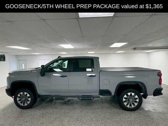 Used 2024 Chevrolet Silverado 2500 Custom w/ Custom Value Package image 5