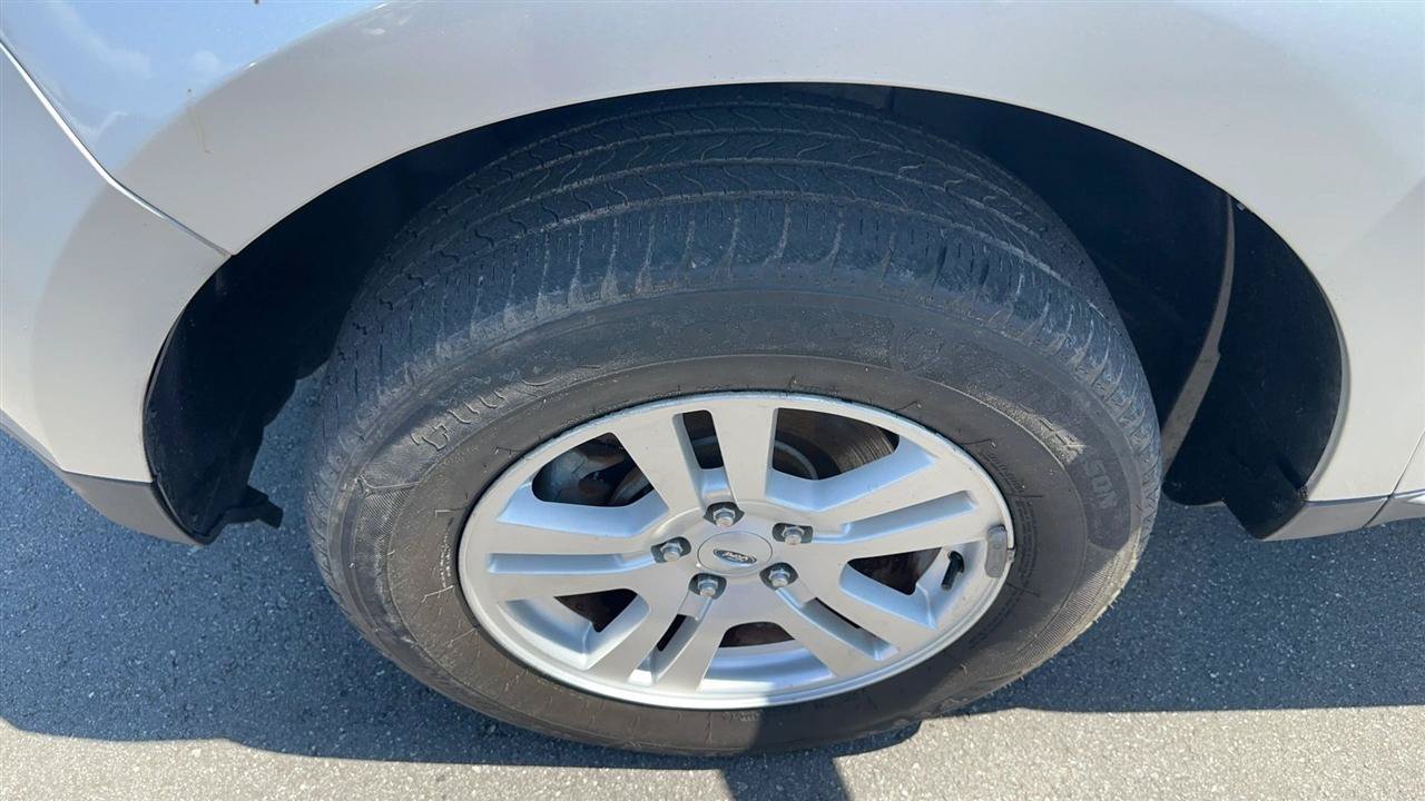 Used 2010 Ford Edge SE FWD image 12