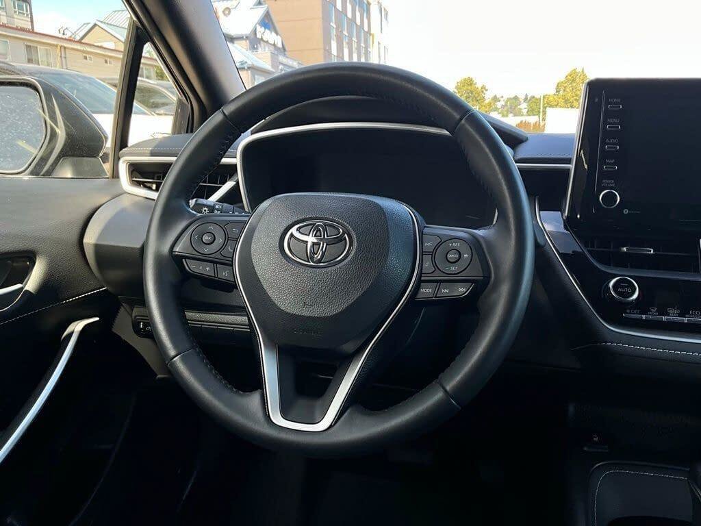 Used 2021 Toyota Corolla XSE FWD image 19
