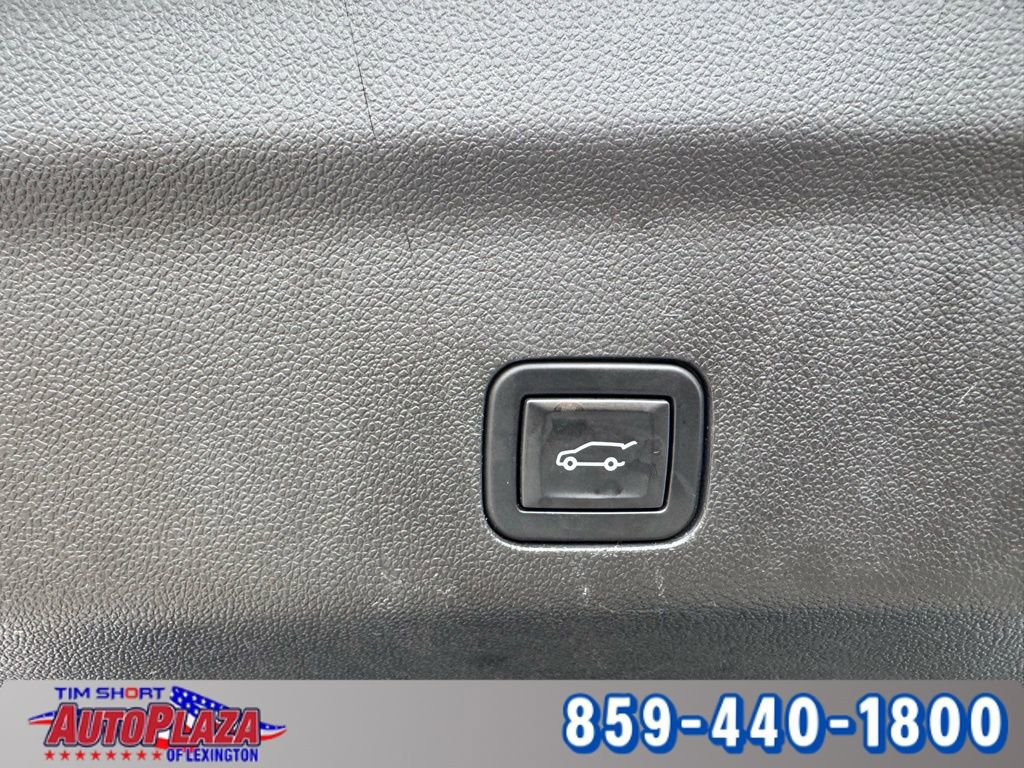 Used 2023 Chevrolet Suburban Z71 image 42
