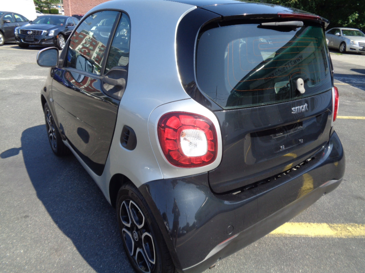 Used 2016 smart fortwo passion image 11