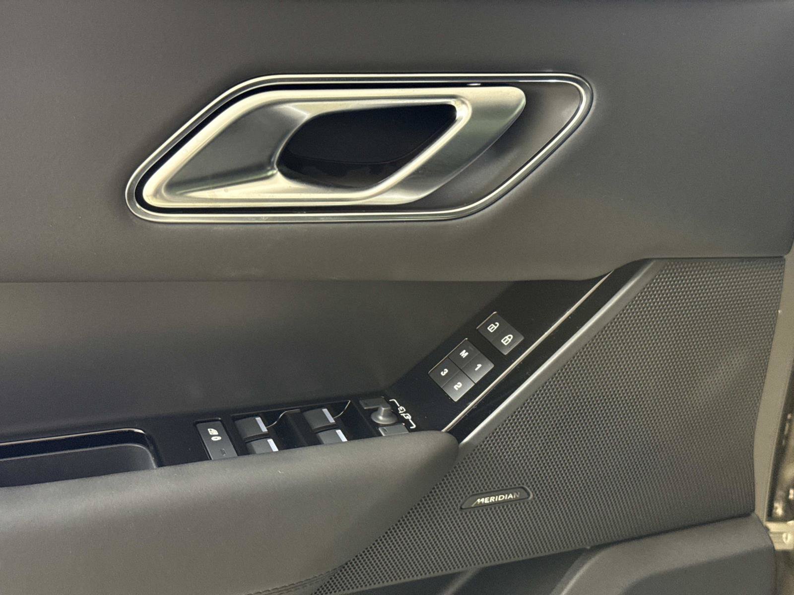 New 2026 Land Rover Range Rover Velar S AWD/4WD image 18