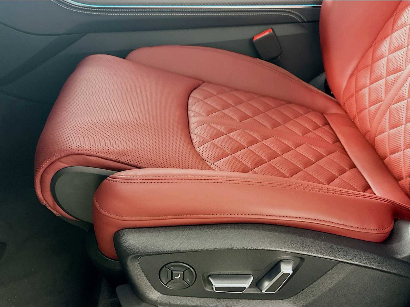 New 2026 Audi SQ7 Prestige image 18