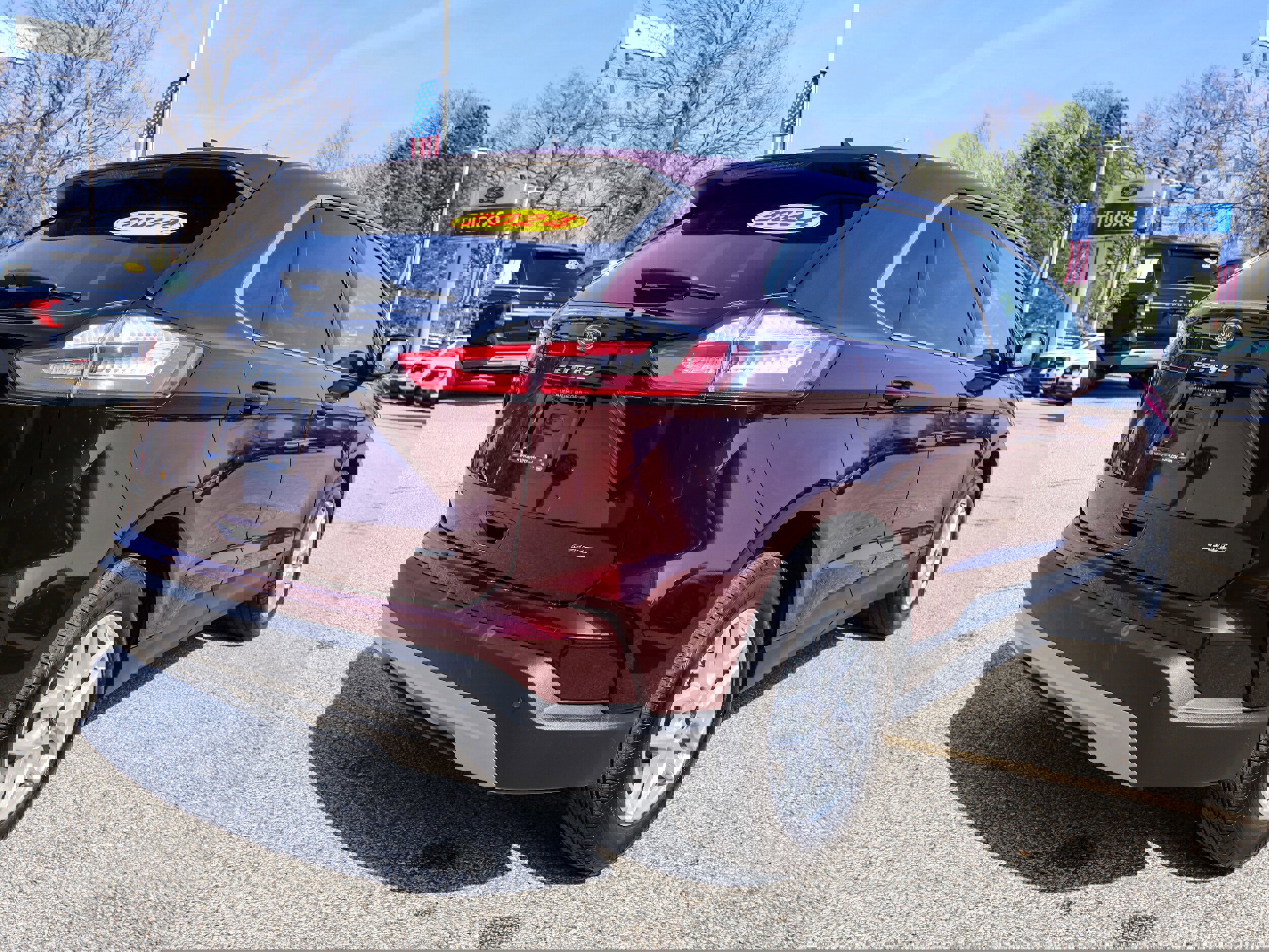 Used 2024 Ford Edge SEL w/ Convenience Package image 5