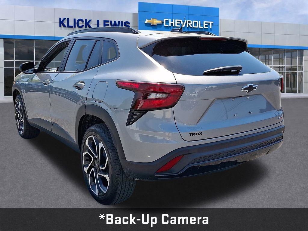 Used 2025 Chevrolet Trax RS w/ Driver Confidence Package FWD image 5