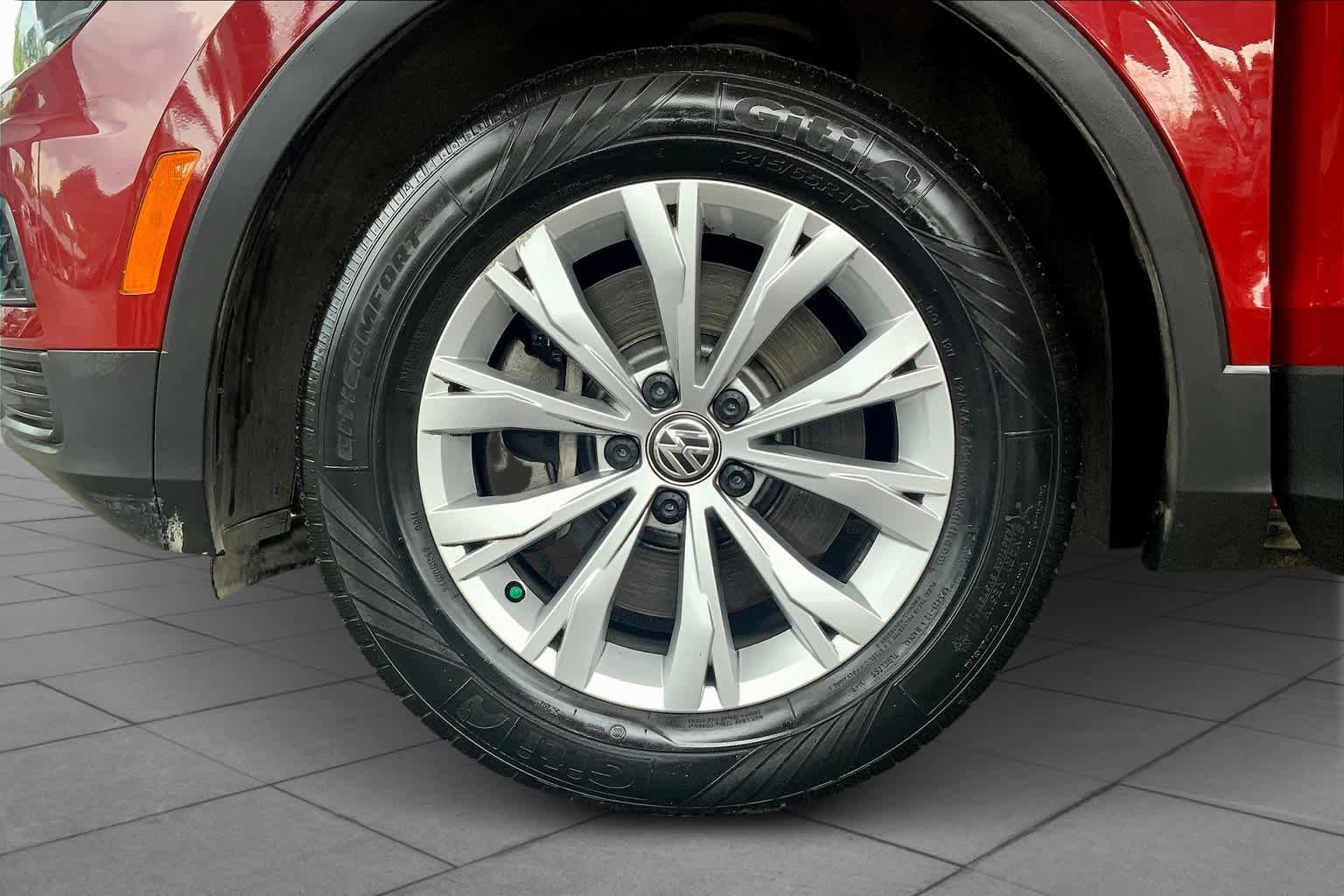Used 2019 Volkswagen Tiguan S w/ Driver Assistance Package FWD image 11