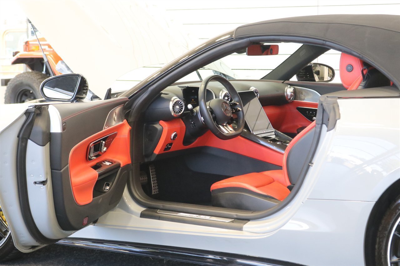 Used 2023 Mercedes-Benz SL 63 AMG 4MATIC w/ Driver Assistance Package image 62