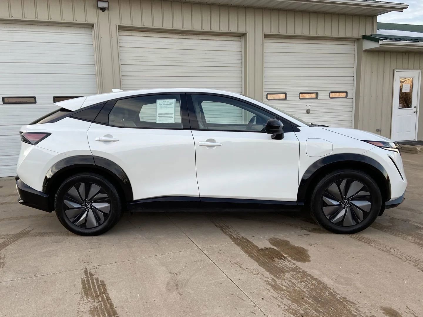 Used 2024 Nissan Ariya AWD image 7