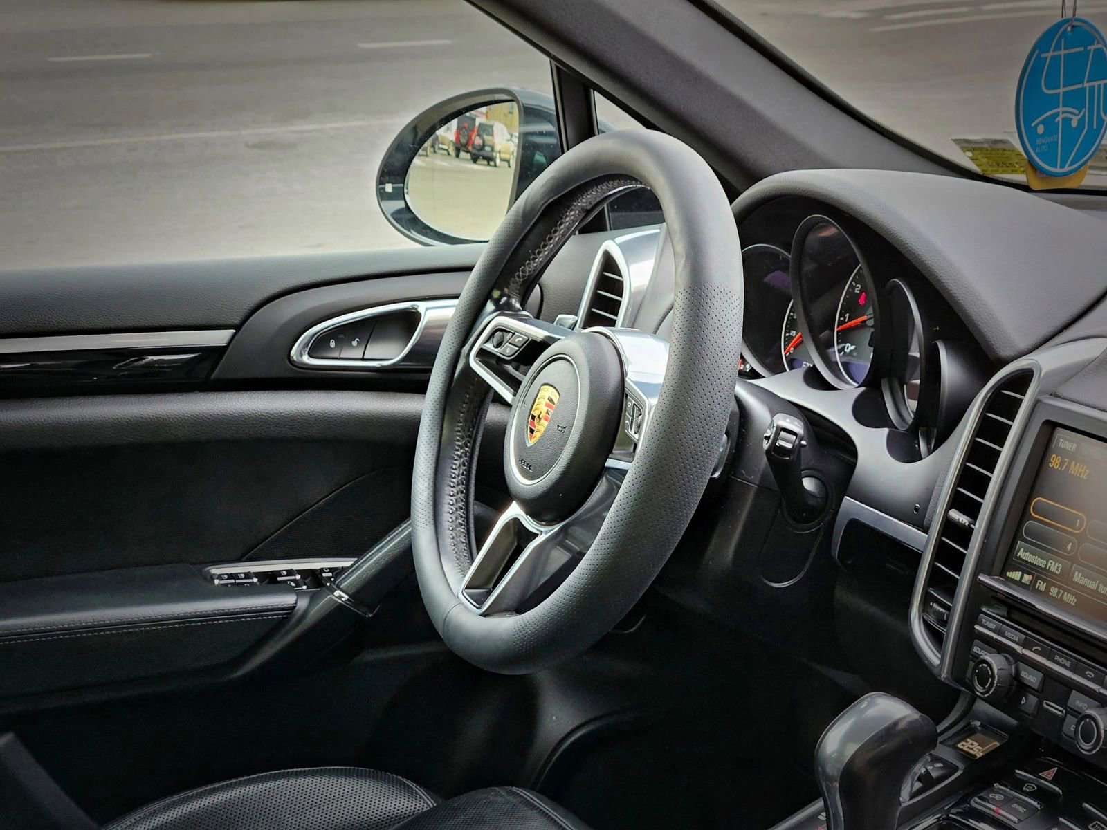 Used 2016 Porsche Cayenne AWD/4WD image 7