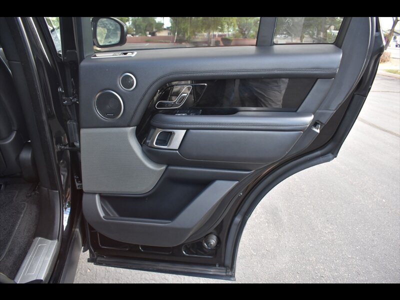 Used 2020 Land Rover Range Rover HSE AWD/4WD image 29