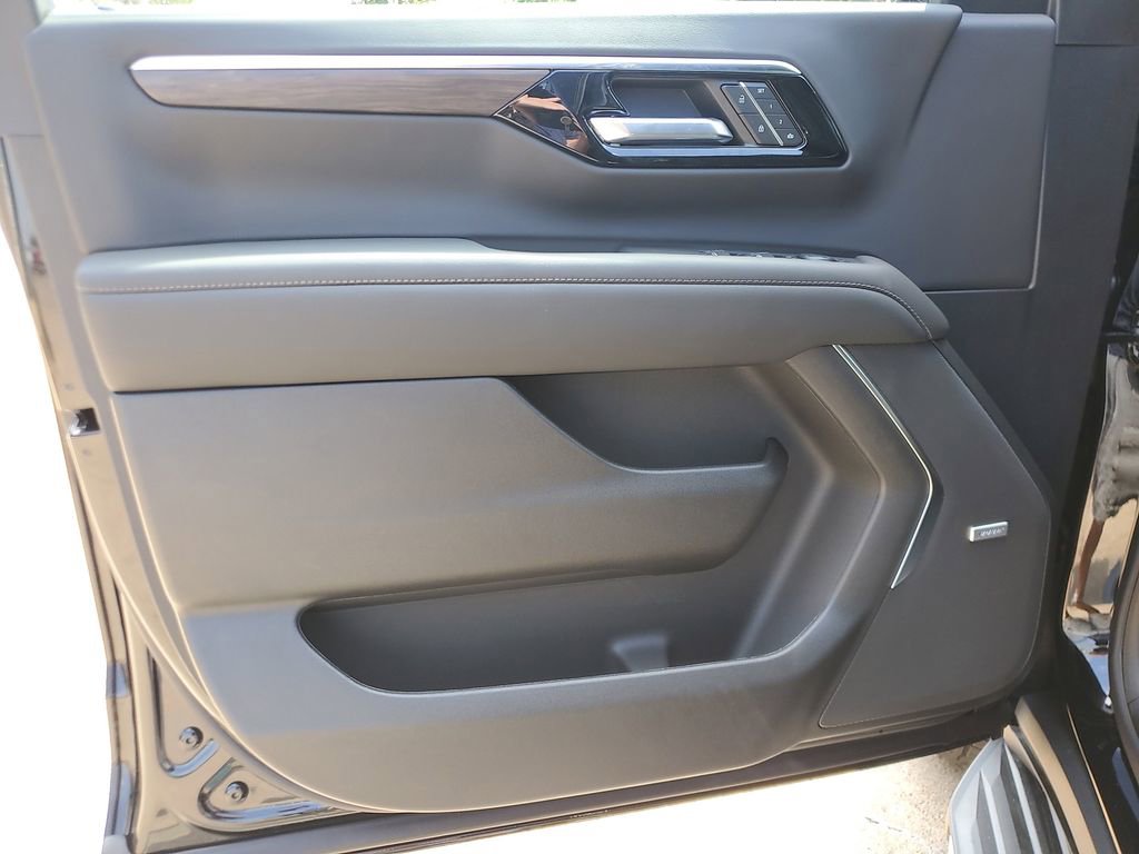 New 2026 Chevrolet Tahoe LT w/ Comfort Package RWD image 19