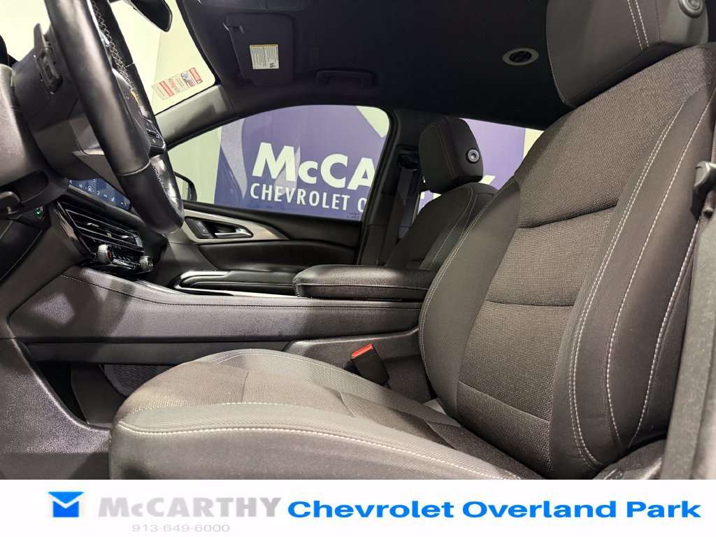 Used 2024 Chevrolet Traverse LT w/ Trailering Package FWD image 23