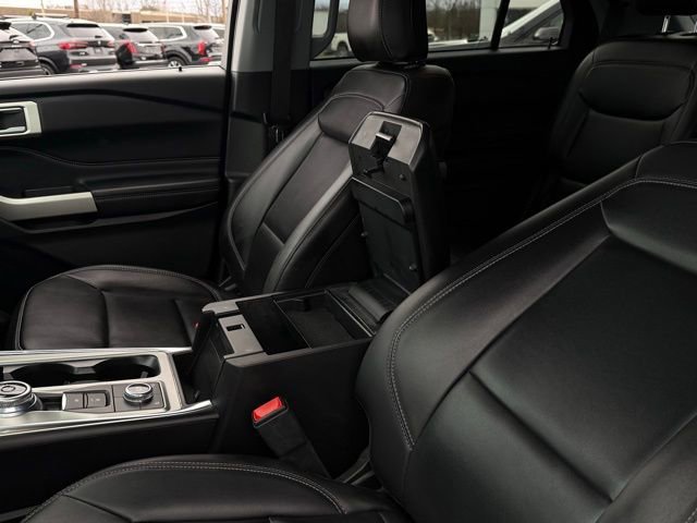 Used 2022 Ford Explorer XLT w/ Equipment Group 202A image 31