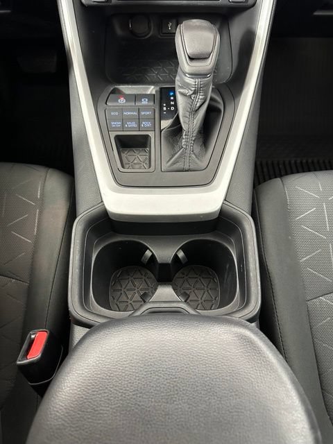 Used 2020 Toyota RAV4 XLE w/ Convenience Package AWD/4WD image 18