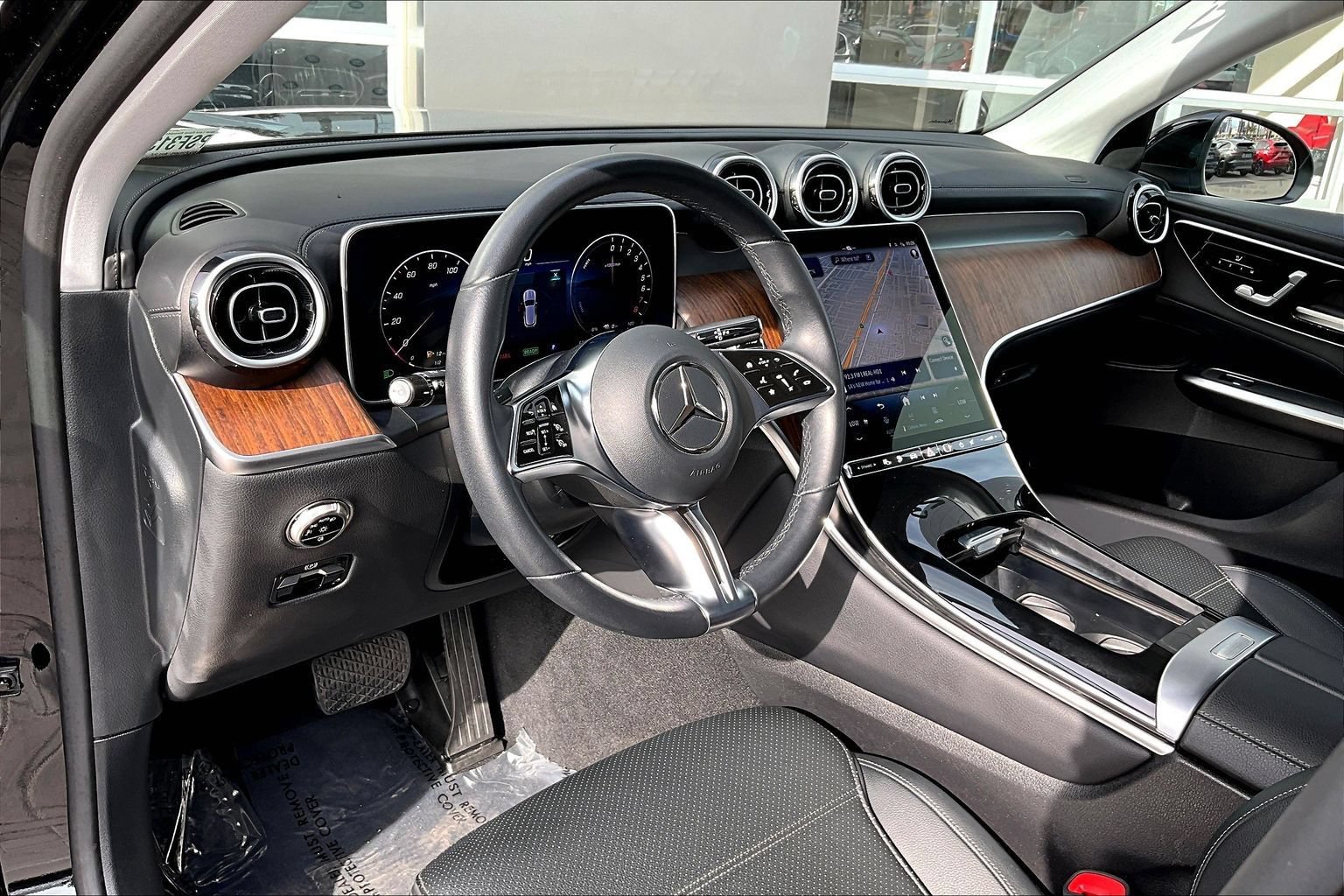 Used 2025 Mercedes-Benz GLC 350e 4MATIC image 14