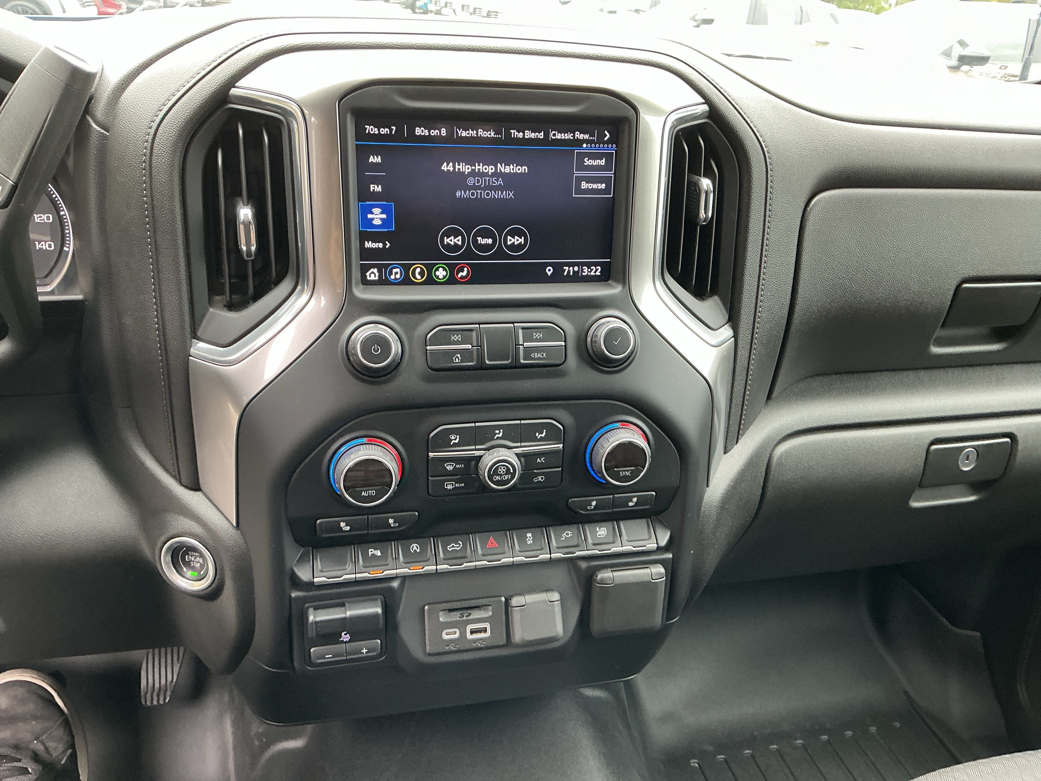 Used 2019 Chevrolet Silverado 1500 LT w/ All-Star Edition AWD/4WD image 13