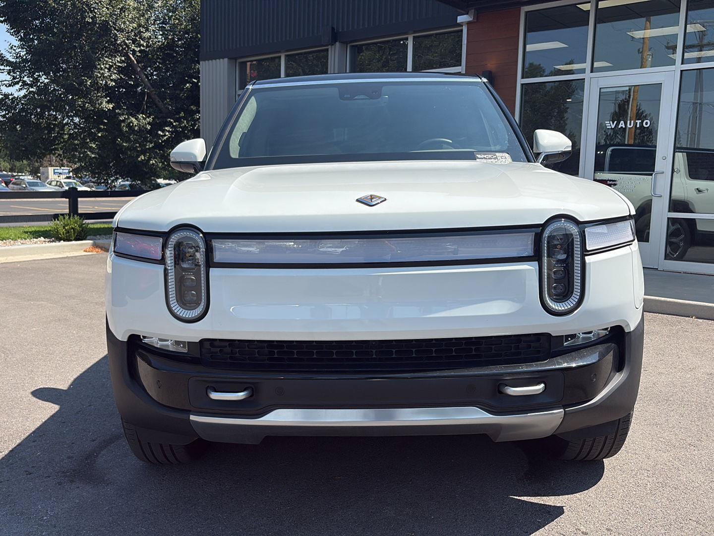 Used 2024 Rivian R1S Adventure AWD/4WD image 3
