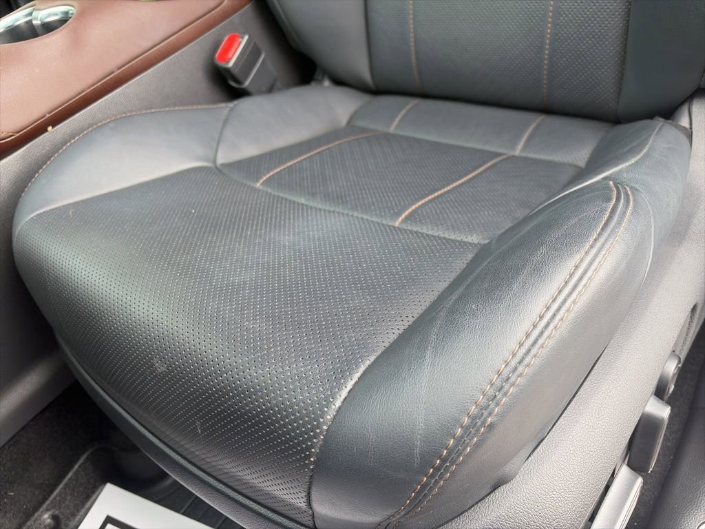 Used 2021 Toyota Venza Limited image 21