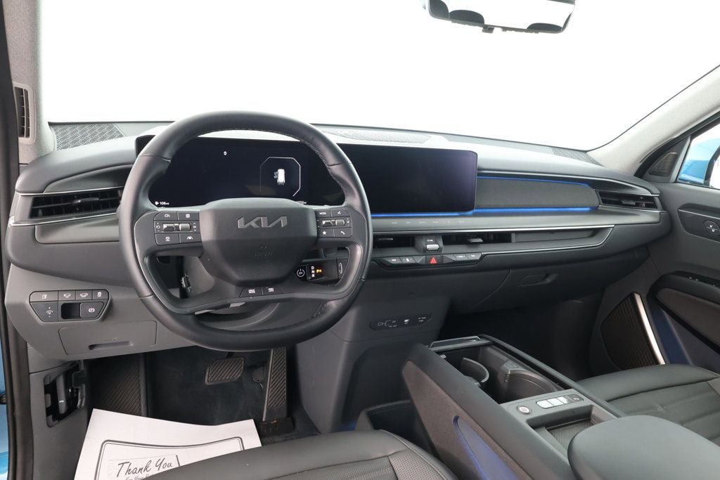 Used 2024 Kia EV9 Land image 13