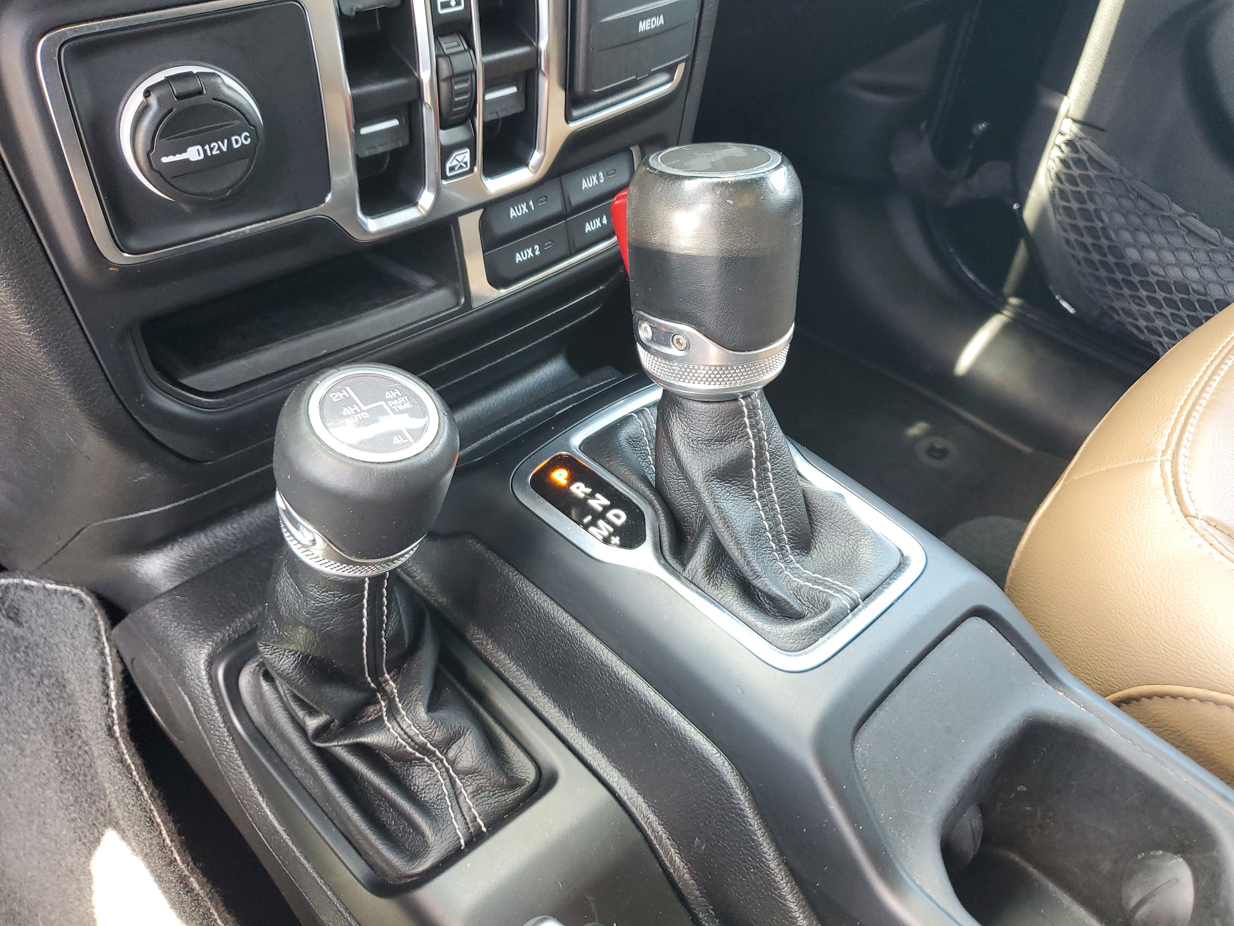 Used 2023 Jeep Wrangler Unlimited Sahara image 25