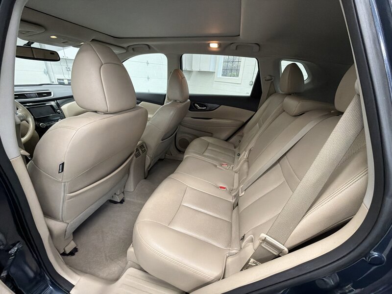 Used 2015 Nissan Rogue SL w/ SL Premium Package image 11