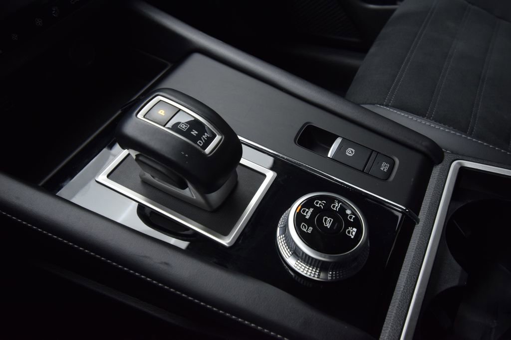 Used 2024 Mitsubishi Outlander SE Black Edition image 22