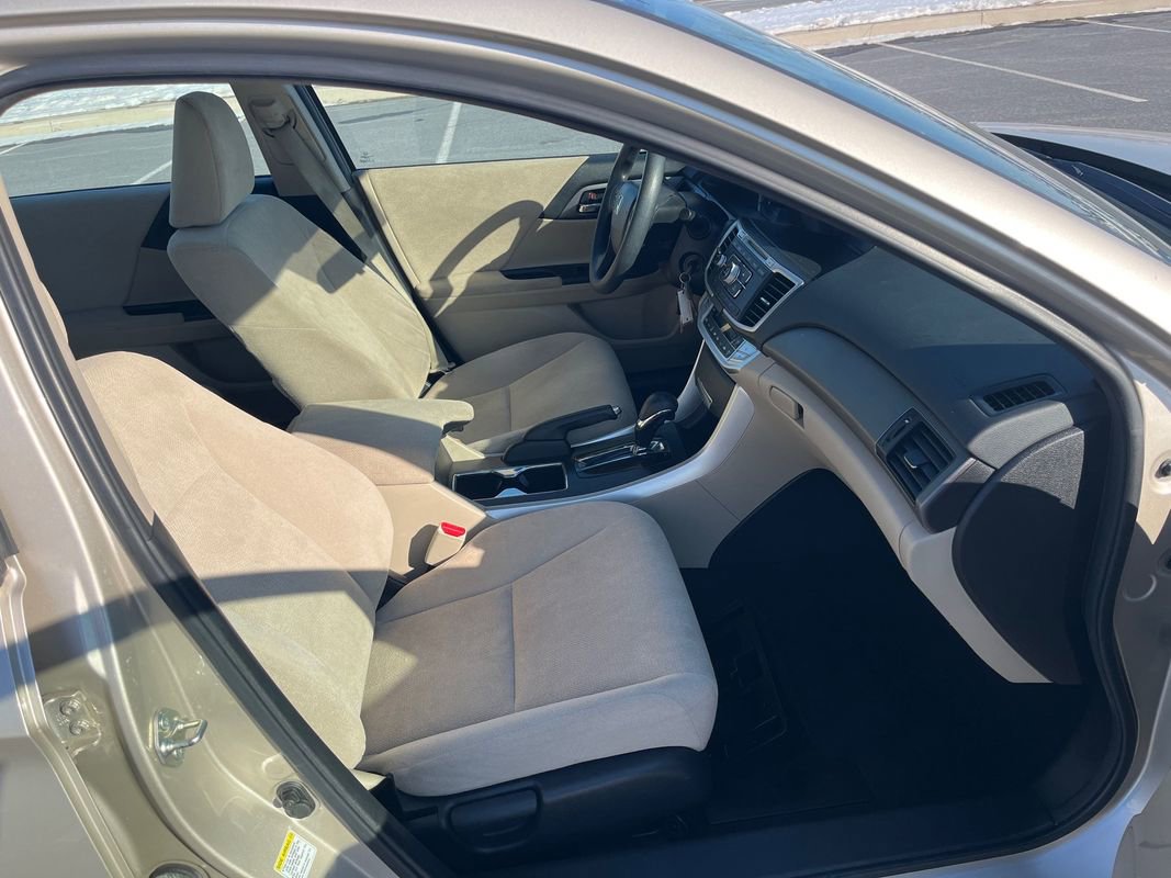 Used 2013 Honda Accord LX image 25